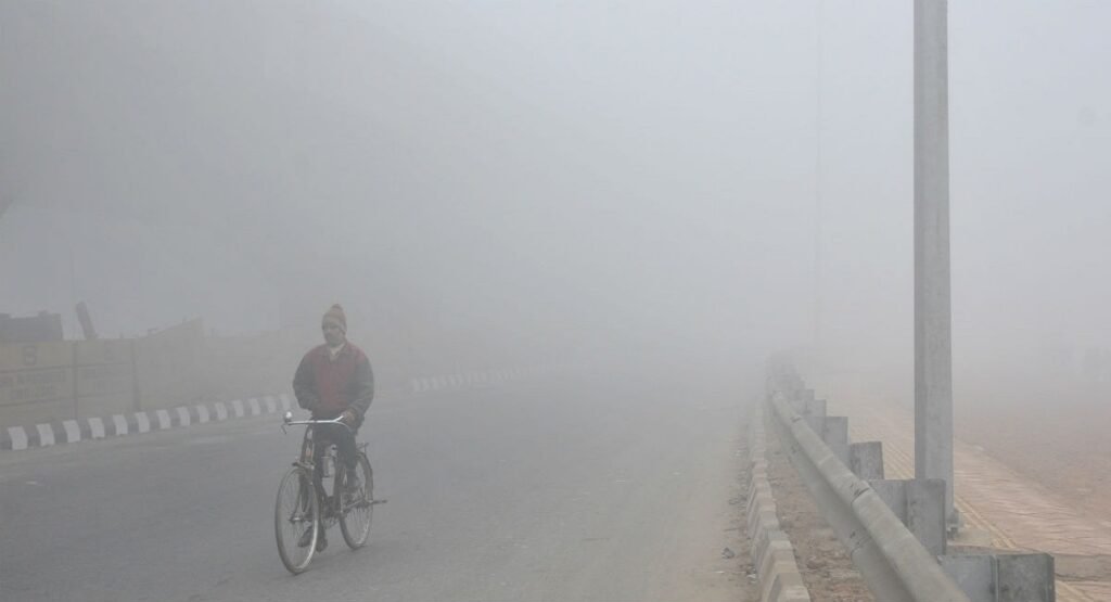 नेपालमा बाक्लो कुहिरोले जनजीवन कष्टकर