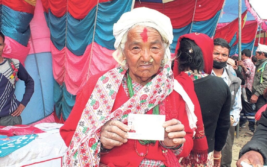 नेपालमा, वृद्धवृद्धाहरूले घरमै सामाजिक भत्ता पाउँछन्