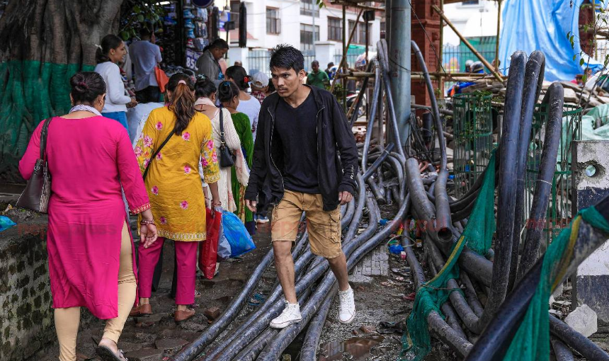 राजधानीको जमल, भोटाहिटी र सुन्धारा क्षेत्रको फुटपाथको अवस्था (तस्बिरहरू)
