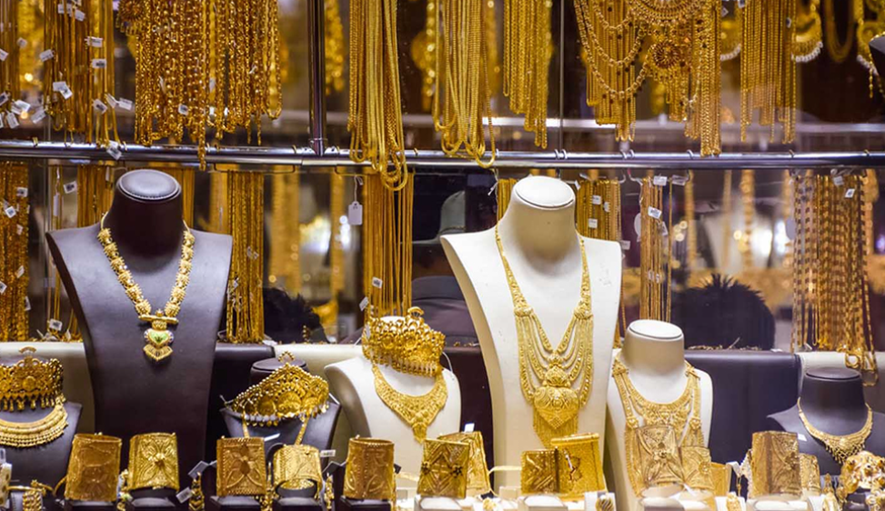 सुनको मुल्यमा निरन्तर गिरावट, आज ताेलामा ७ सयले घट्दा कतिमा भइरहेको छ कारोबार ?