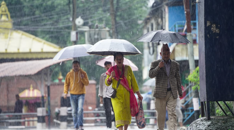 आइतबार बिहानसम्म भारी वर्षाको सम्भावना