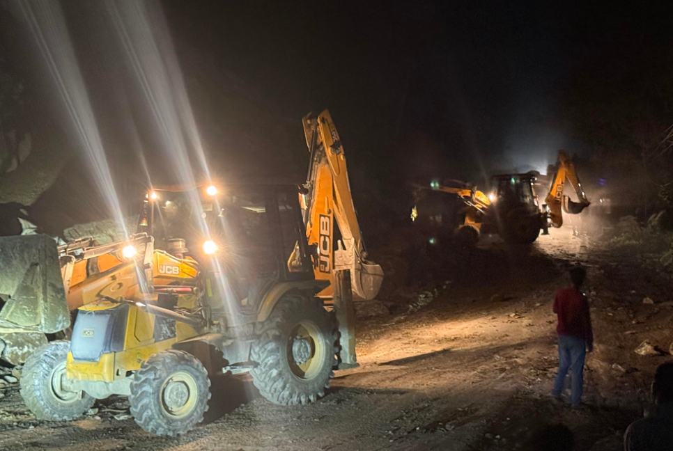 अवरुद्ध पृथ्वीराजमार्ग दुईतर्फी खुल्यो