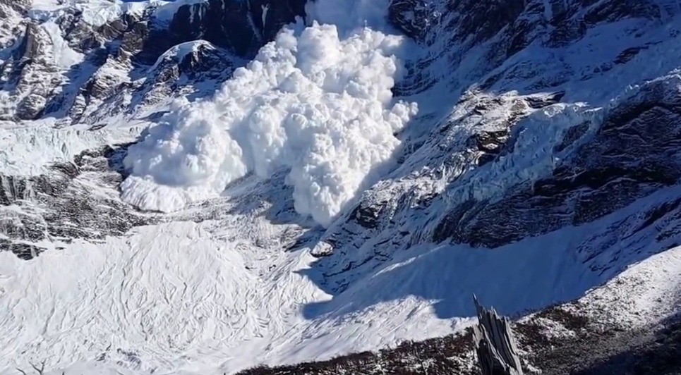 रोल्वालिङ अपडेटः ६ जनाको हेलिकप्टरबाट उद्धार