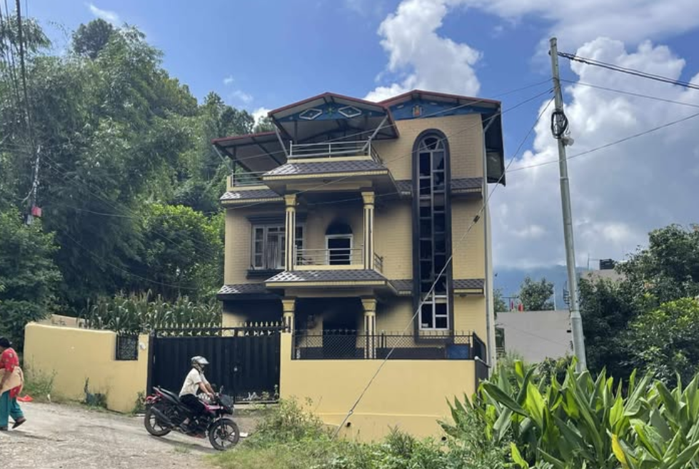 अर्घाखाँचीमा मुख्यमन्त्रीको घर तोडफोड गरेको आरोपमा तीन जना पक्राउ